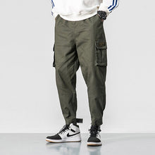 Carica l&#39;immagine nel visualizzatore di Gallery, Autumn Winter Harem Baggy Pants Men Hip Hop Streetwear Warm Mens Trousers Casual Long Military Cargo Pants Men Pantaloni Uomo
